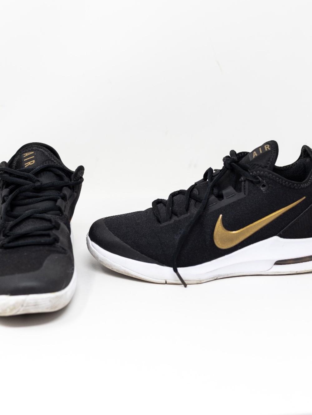 Nike Women's Air Max Wildcard Hard Court Lace Up Low Top Sneaker Shoe Black Gold